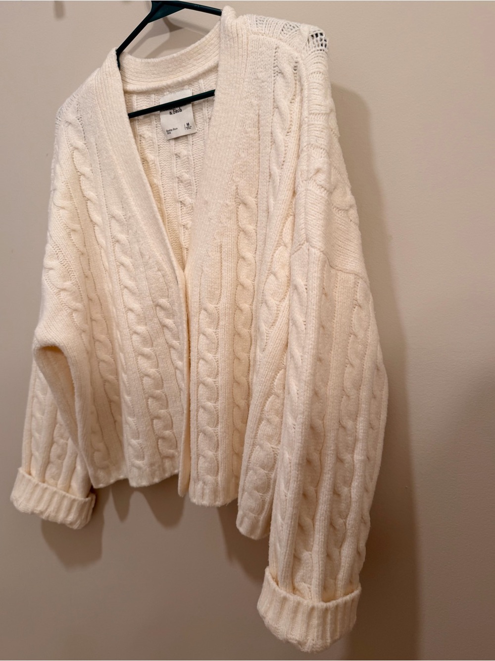 Abercrombie & Fitch
Cable Short Cardigan cream color M - Picture 3 of 7